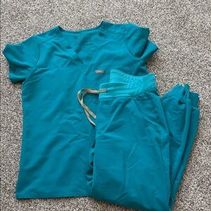 Figs Teal scrub Top & jogger scrub Pants